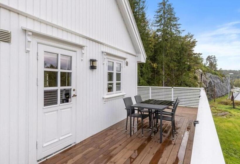 Пансион Beautiful House In Risør