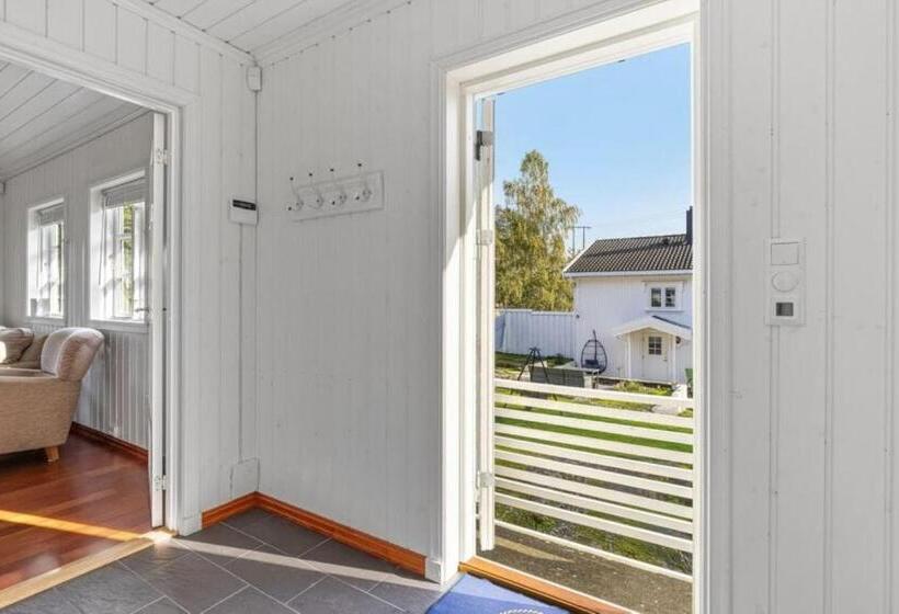 Пансион Beautiful House In Risør