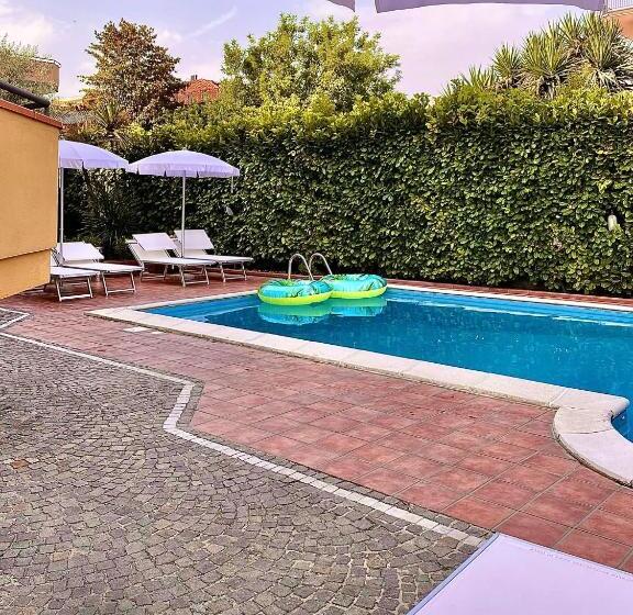 ペンション Domus Parthenope