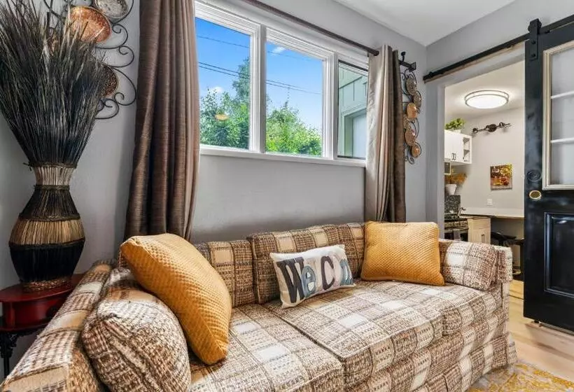 ペンション Stylish Studio Suite Near Downtown