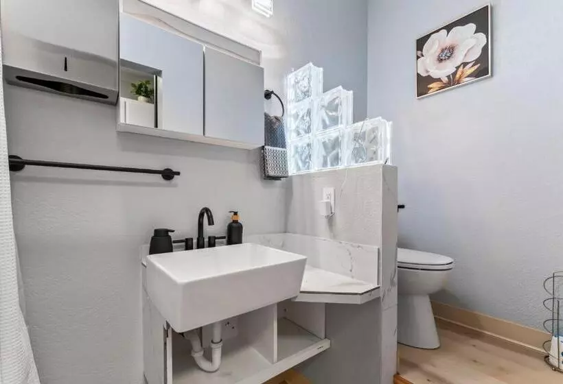ペンション Stylish Studio Suite Near Downtown