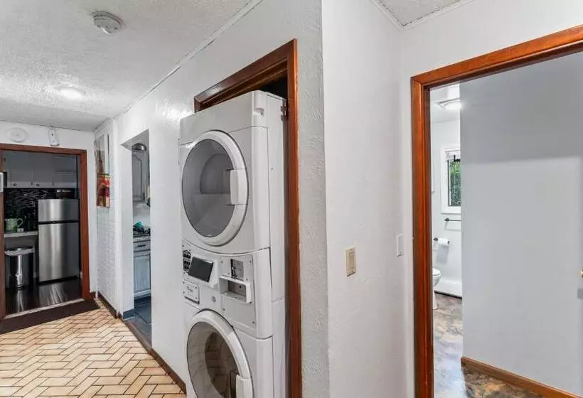 ペンション Stylish Studio Suite Near Downtown