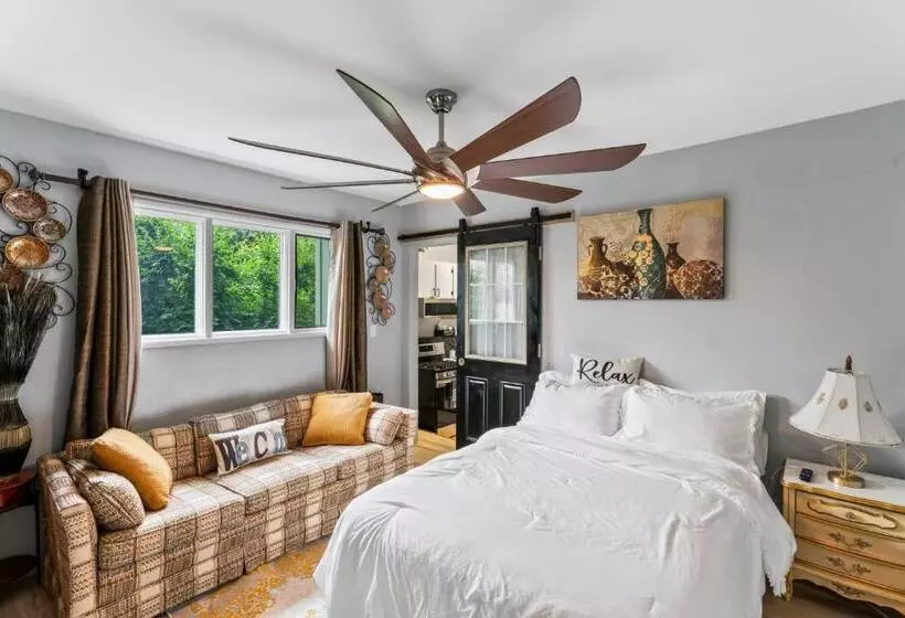ペンション Stylish Studio Suite Near Downtown