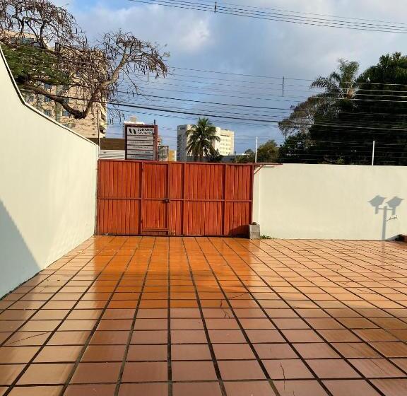 پانسیون Triana Guest House