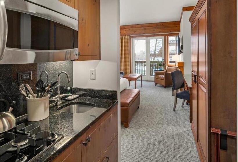 Resort Otel 1216 The Lodge At Spruce Peak Ski In Ski Out Studio Spruce Peak Village Views 2nd Floor