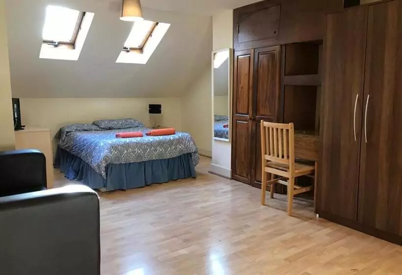 St Pauls Studio 24