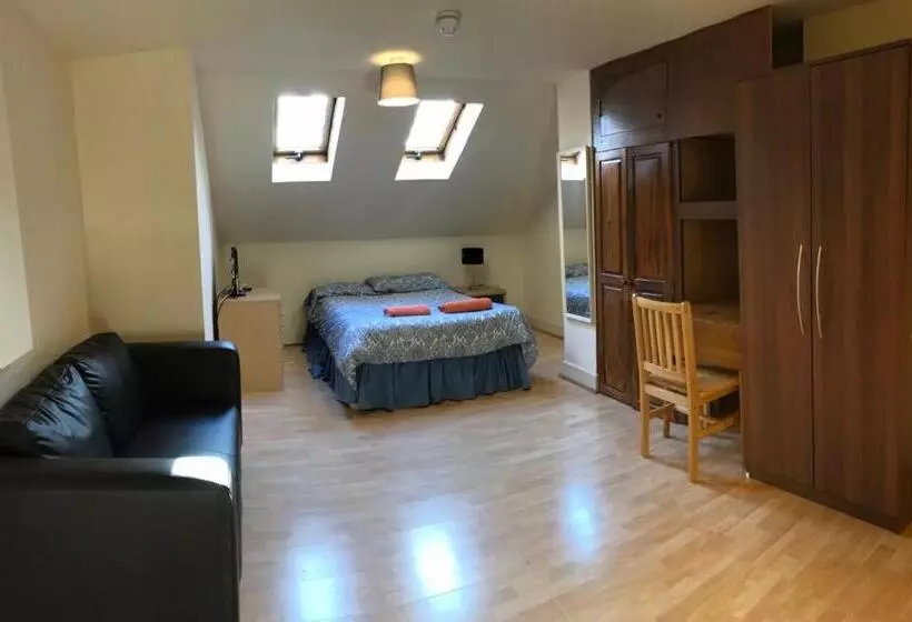St Pauls Studio 24