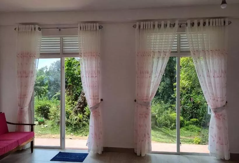 ユースホステル Squirrel S Nest