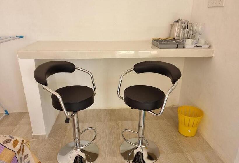 Hostel Squirrel S Nest