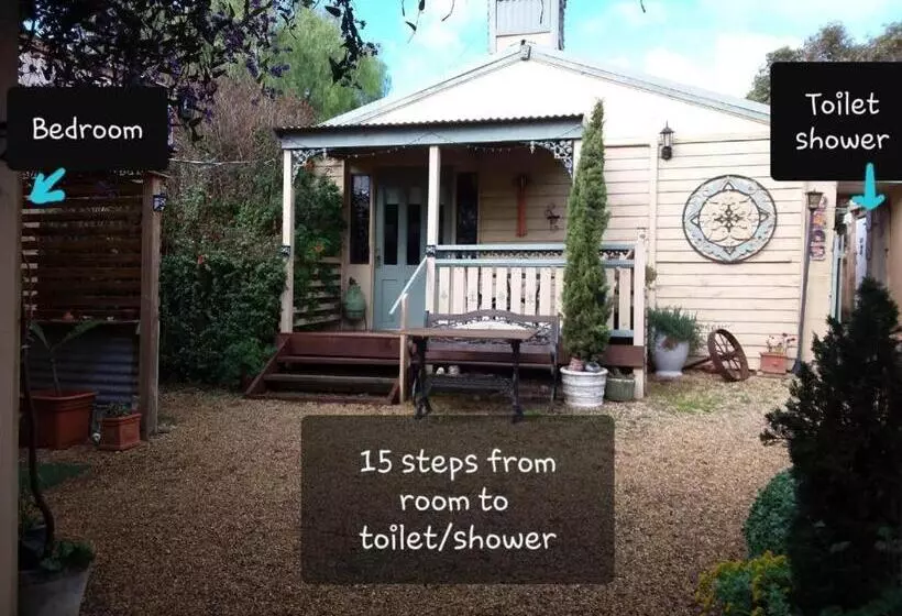 Aamiaismajoitus (B&B) A La Folly Too The Old Workshop