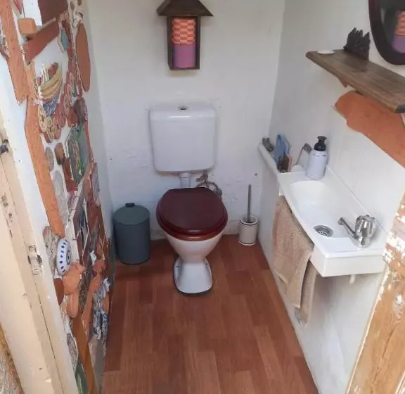 Aamiaismajoitus (B&B) A La Folly Too The Old Workshop