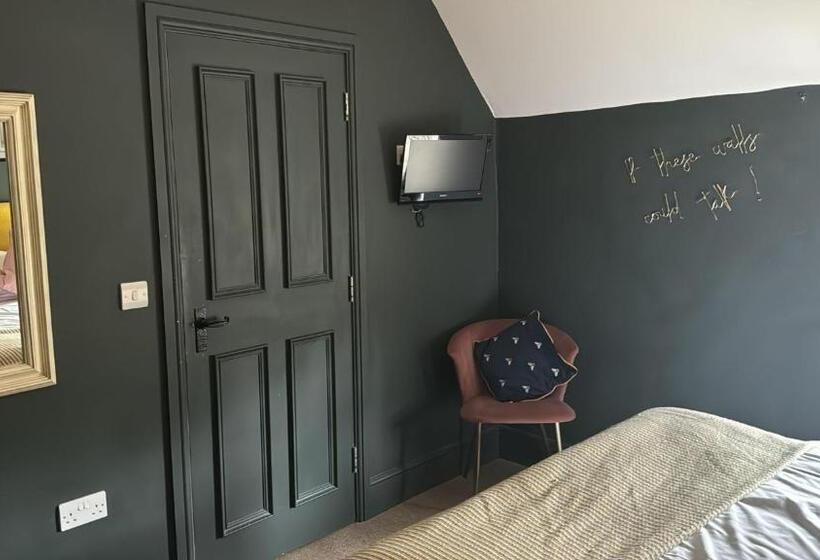 민박 El Camino Suites