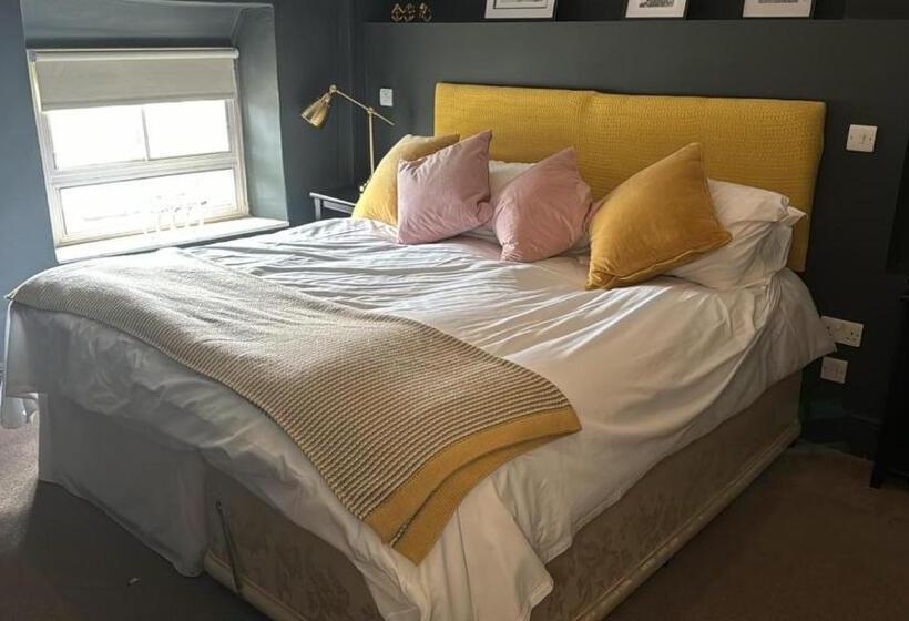 민박 El Camino Suites