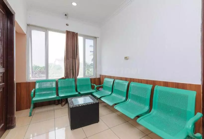 Hotelli My Home2 Mall Ciputra Cibubur Redpartner