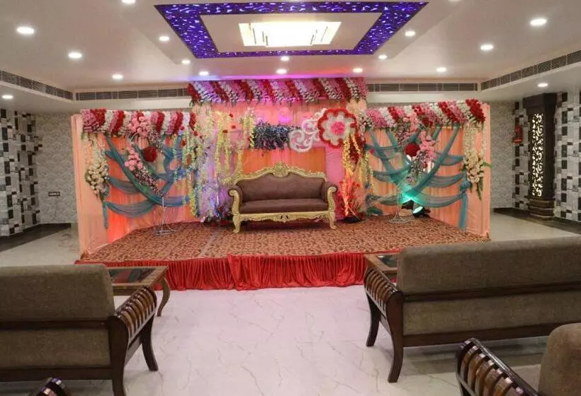 Hotelli Shakti & Banquet