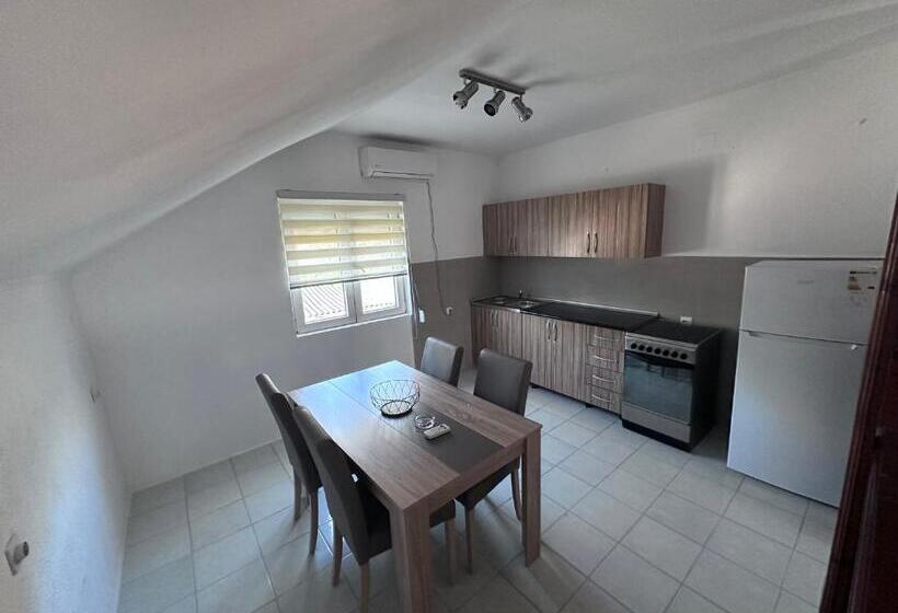 پانسیون Apartman Bjelisi