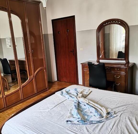 پانسیون Camera Matrimoniale Con Ampio Armadio