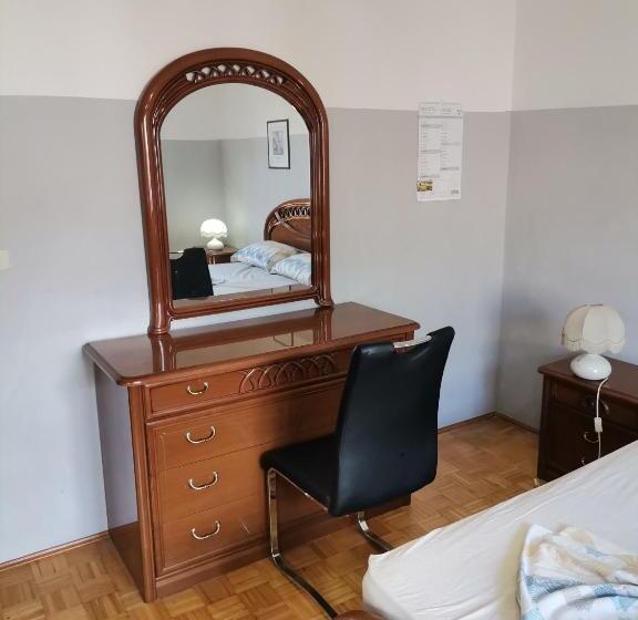 پانسیون Camera Matrimoniale Con Ampio Armadio