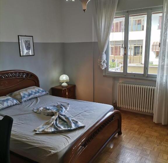 پانسیون Camera Matrimoniale Con Ampio Armadio