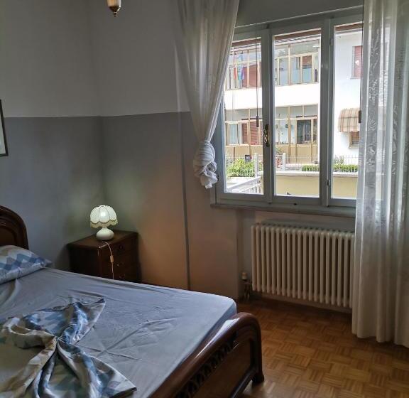 پانسیون Camera Matrimoniale Con Ampio Armadio