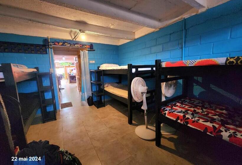 پانسیون Casa Isayoba