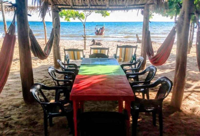 پانسیون Casa Isayoba