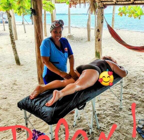 پانسیون Casa Isayoba