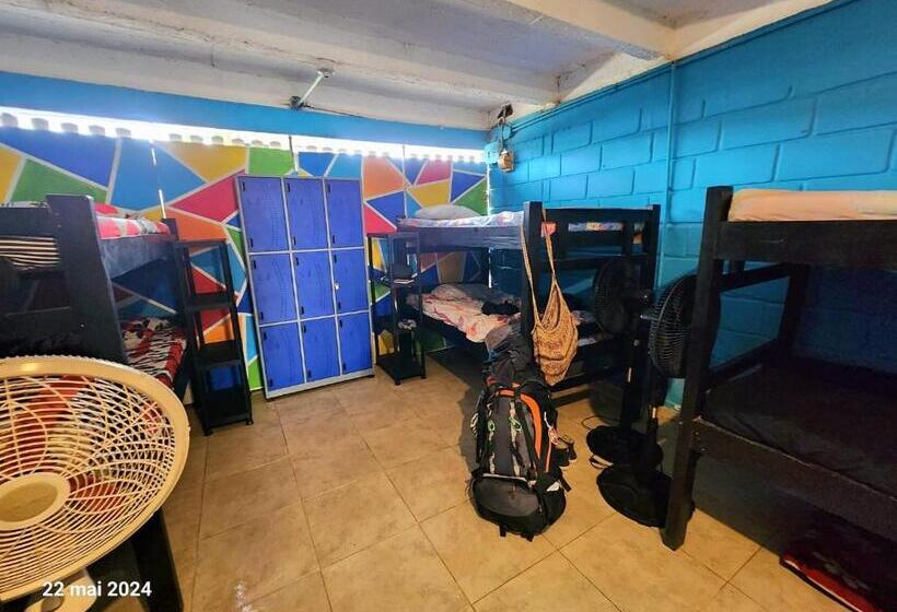 پانسیون Casa Isayoba