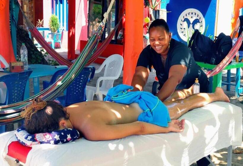 پانسیون Casa Isayoba