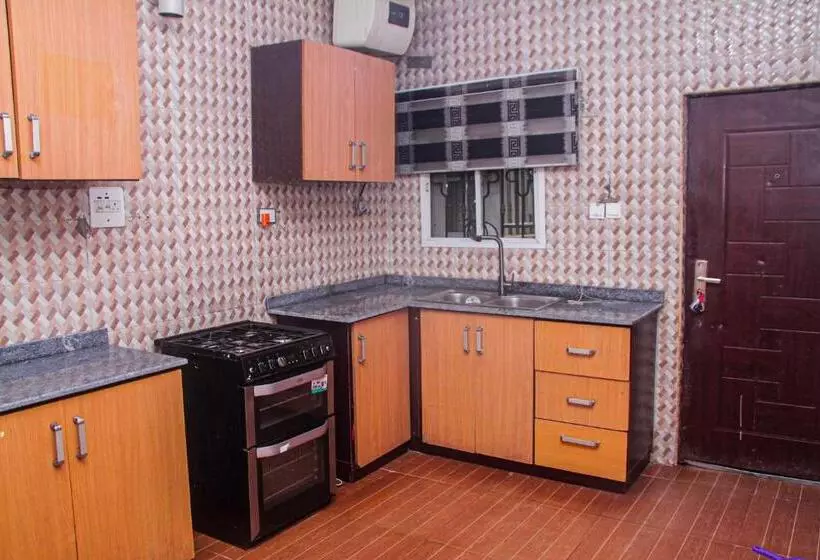 پانسیون Lvingspace Apartments
