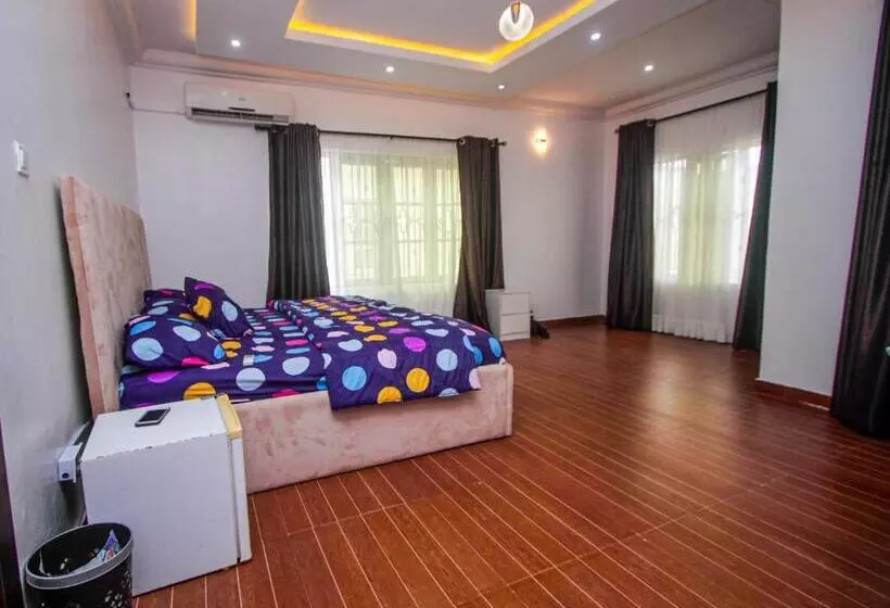 پانسیون Lvingspace Apartments