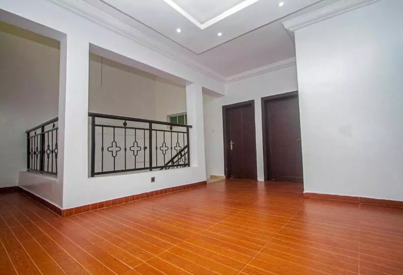 پانسیون Lvingspace Apartments