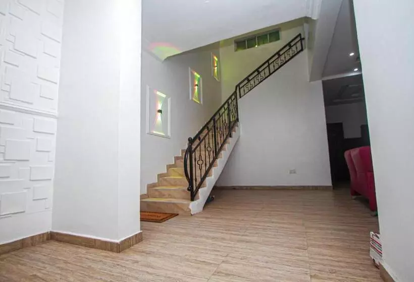 پانسیون Lvingspace Apartments