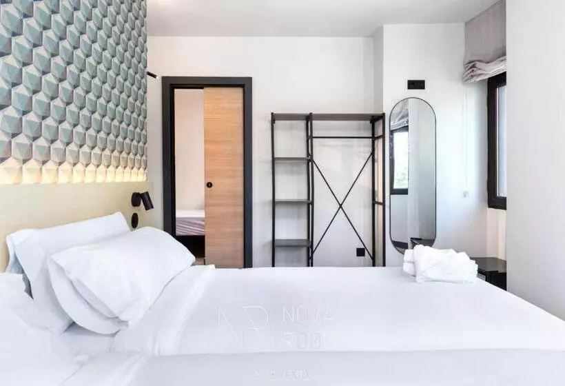 ペンション Hostal Nova Rooms By Myhousespain