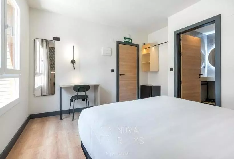 ペンション Hostal Nova Rooms By Myhousespain