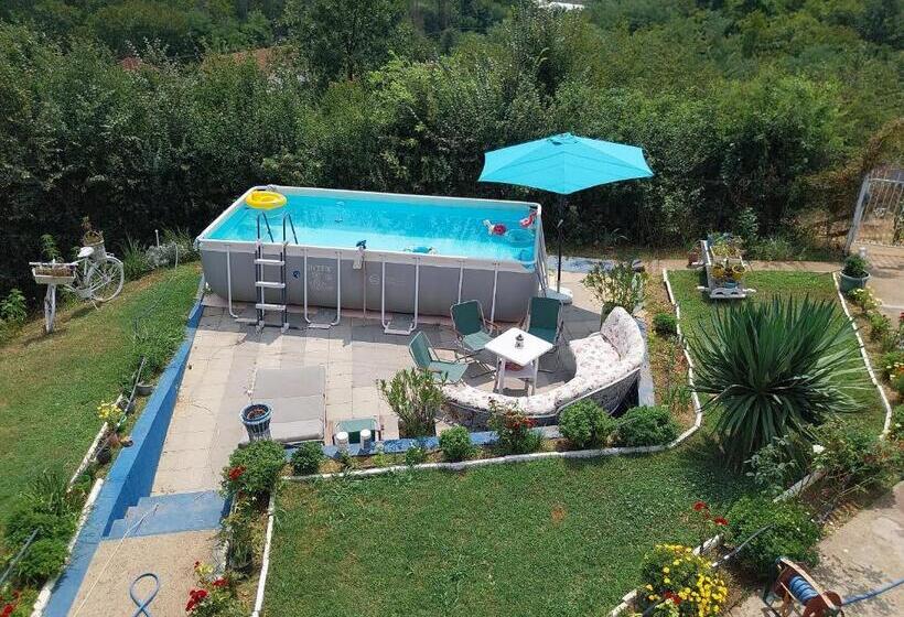 پانسیون Vikend Kuća Nikolić