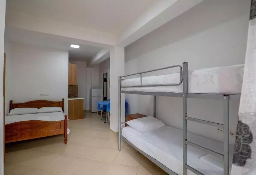 ペンション Zana Guesthouse
