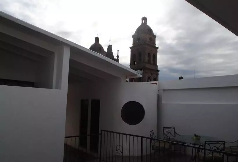 تختخواب و صبحانه Nomad Hostel
