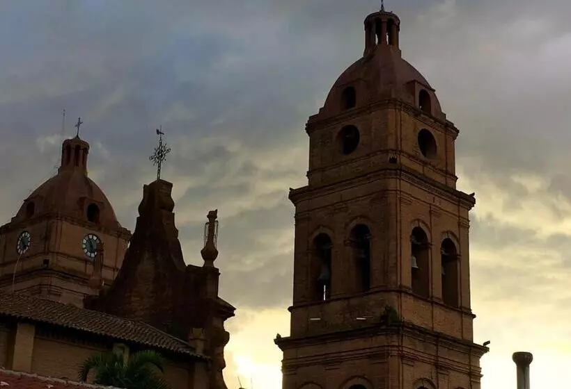 تختخواب و صبحانه Nomad Hostel