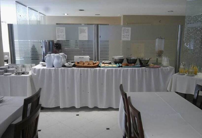 Отель Embajador