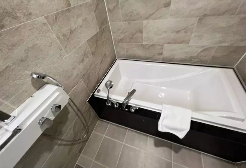 هتل Raonstay In Perla