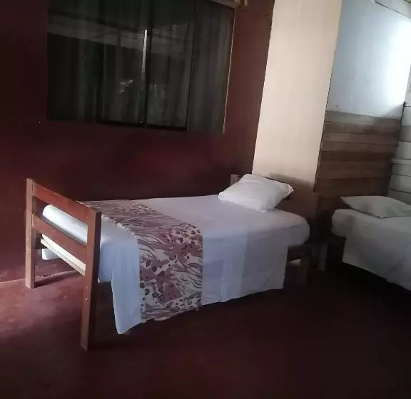تختخواب و صبحانه Ayahuasca Hostel