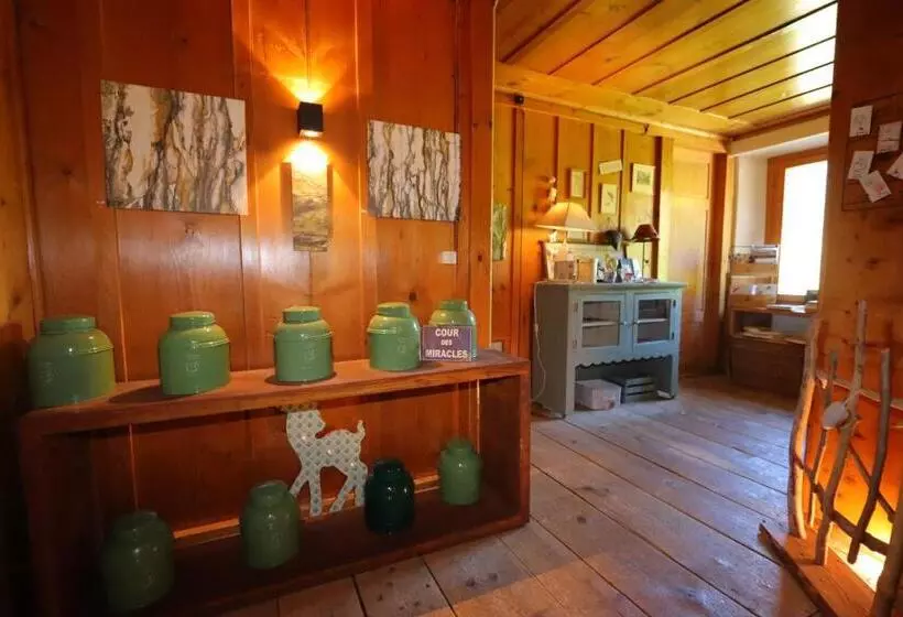 Aamiaismajoitus (B&B) La Reine Des Prés