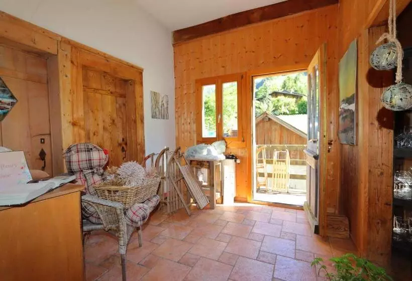 Aamiaismajoitus (B&B) La Reine Des Prés