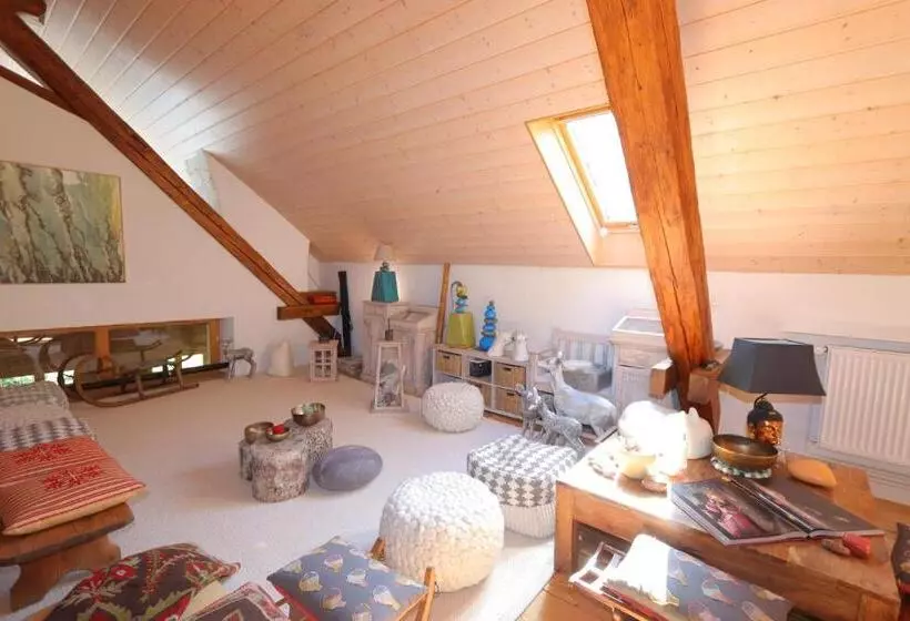 Aamiaismajoitus (B&B) La Reine Des Prés