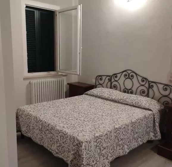 Aamiaismajoitus (B&B) Nuvole E Rondini