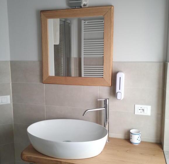 تختخواب و صبحانه Nuvole E Rondini