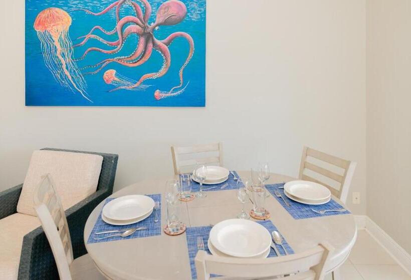 Colibri Court Antigua