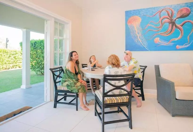 Colibri Court Antigua