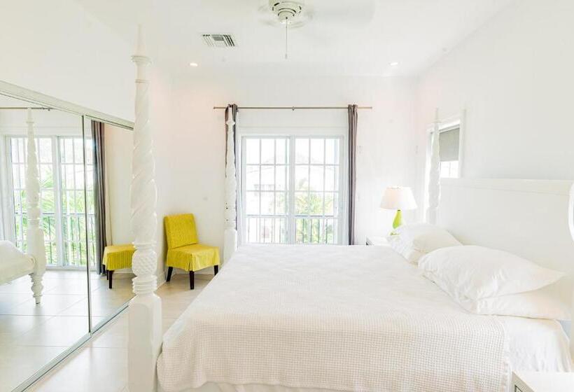 Colibri Court Antigua